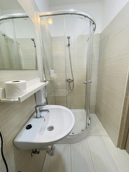 Easy Star Hotel