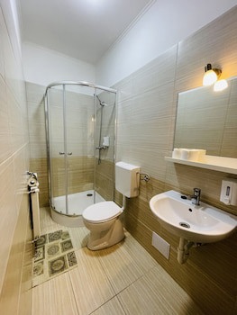 Easy Star Hotel