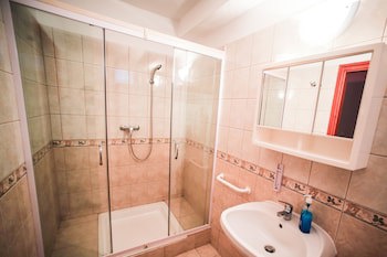 Easy Star Hotel