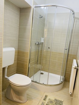 Easy Star Hotel