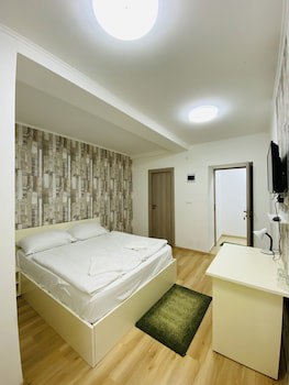 Easy Star Hotel