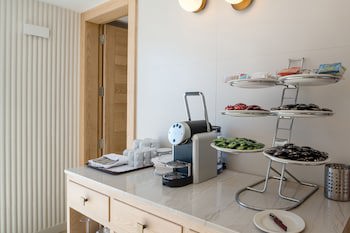 Plus Fariones Suite Hotel