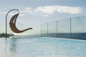 Plus Fariones Suite Hotel