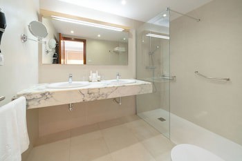 Plus Fariones Suite Hotel