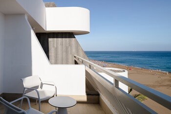 Plus Fariones Suite Hotel