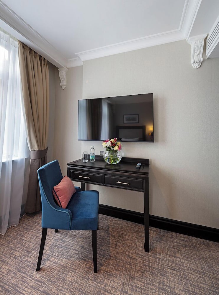 Wellington Hotel by Blue Orchid