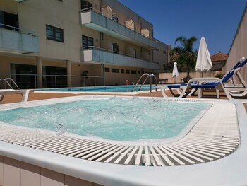 La Fontaine Hotel