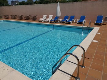 La Fontaine Hotel