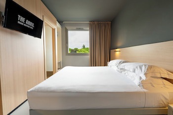 The Aries Hotel fotoğrafı