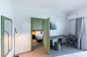 Messinian Bay Hotel fotoğrafı