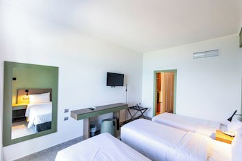 Messinian Bay Hotel fotoğrafı