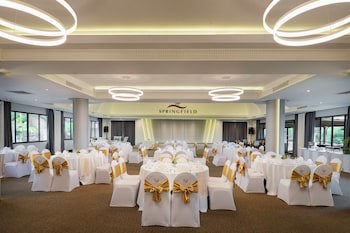 Springfield Village Golf & Spa