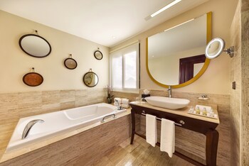 Grand Palladium White Sand Resort & Spa All Inclusive