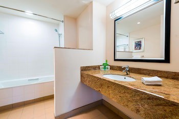 Courtyard By Marriott Prague City