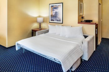 Courtyard By Marriott Prague City