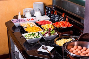 Courtyard By Marriott Prague City
