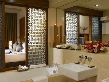 Radisson Blu Dhaka Water Garden
