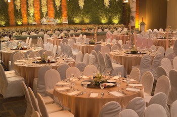 Radisson Blu Dhaka Water Garden