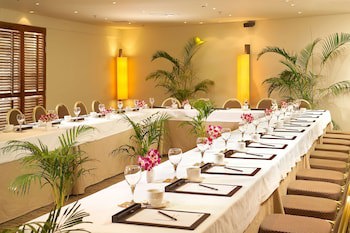 Radisson Blu Dhaka Water Garden