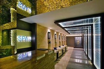Radisson Blu Dhaka Water Garden