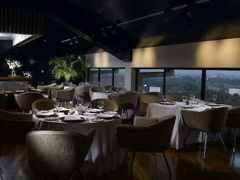 Radisson Blu Dhaka Water Garden