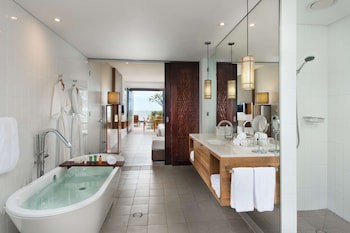 Hilton Fiji Beach Resort And Spa
