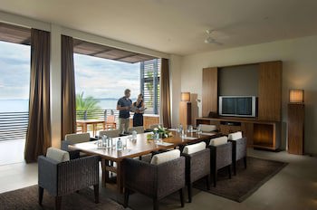 Hilton Fiji Beach Resort And Spa