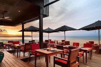 Hilton Fiji Beach Resort And Spa