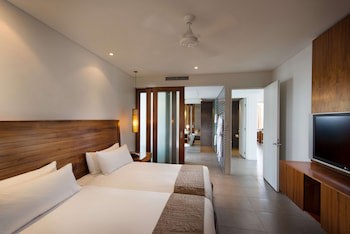 Hilton Fiji Beach Resort And Spa