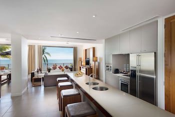Hilton Fiji Beach Resort And Spa