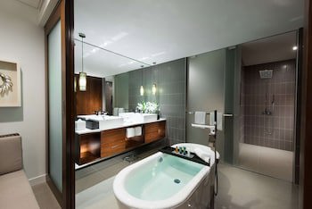 Hilton Fiji Beach Resort And Spa