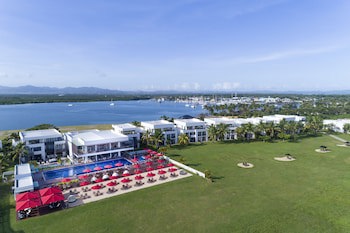 Hilton Fiji Beach Resort And Spa
