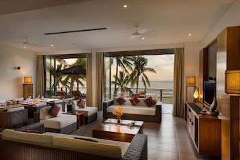 Hilton Fiji Beach Resort And Spa