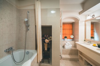 Appia Hotel Residences