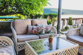 Pontac Manor Hotel