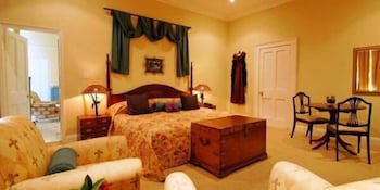 Pontac Manor Hotel