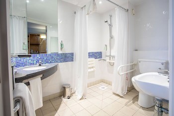 Holiday Inn Express Dunfermline, An Ihg Hotel