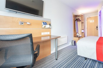 Holiday Inn Express Dunfermline, An Ihg Hotel