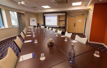 Holiday Inn Express Dunfermline, An Ihg Hotel
