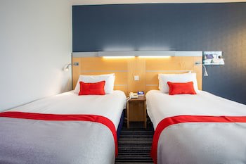 Holiday Inn Express Dunfermline, An Ihg Hotel