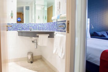 Holiday Inn Express Dunfermline, An Ihg Hotel
