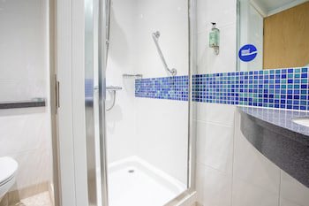 Holiday Inn Express Dunfermline, An Ihg Hotel