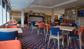 Holiday Inn Express Dunfermline, An Ihg Hotel