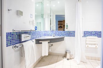 Holiday Inn Express Dunfermline, An Ihg Hotel