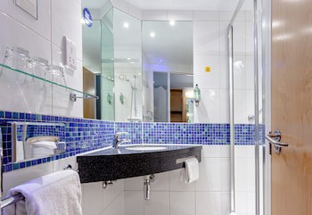 Holiday Inn Express Dunfermline, An Ihg Hotel