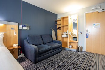 Holiday Inn Express Dunfermline, An Ihg Hotel