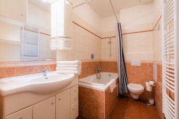 Ea Aparthotel Melantrich