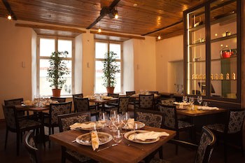 Cru Hotel