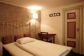Cru Hotel