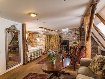 Cru Hotel